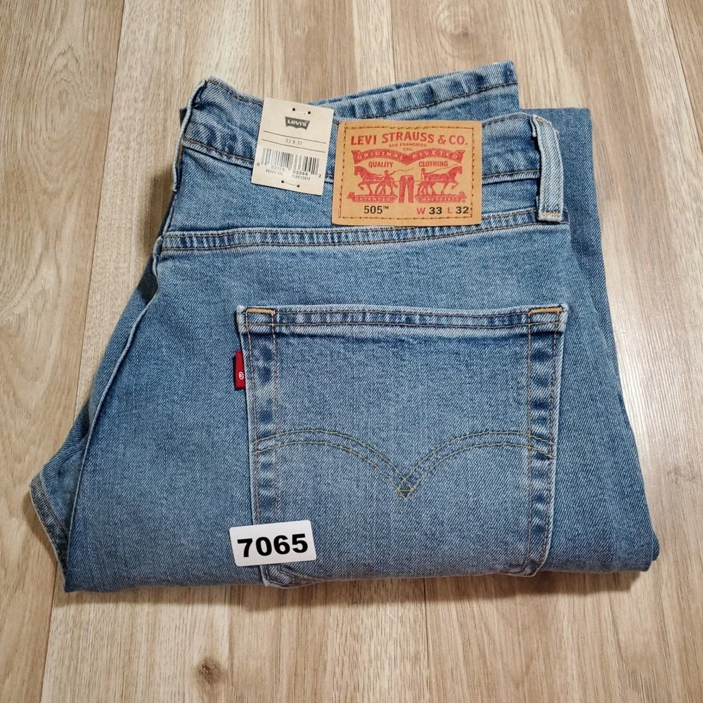 Levis 505 Regular Fit Straight Leg Light Wash Blue Stretch Jeans 33x32